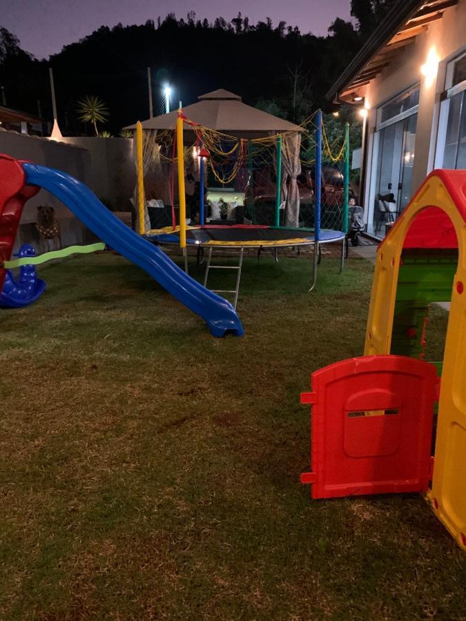 Pousada Familia Bueno Monte Alegre do Sul Exteriör bild